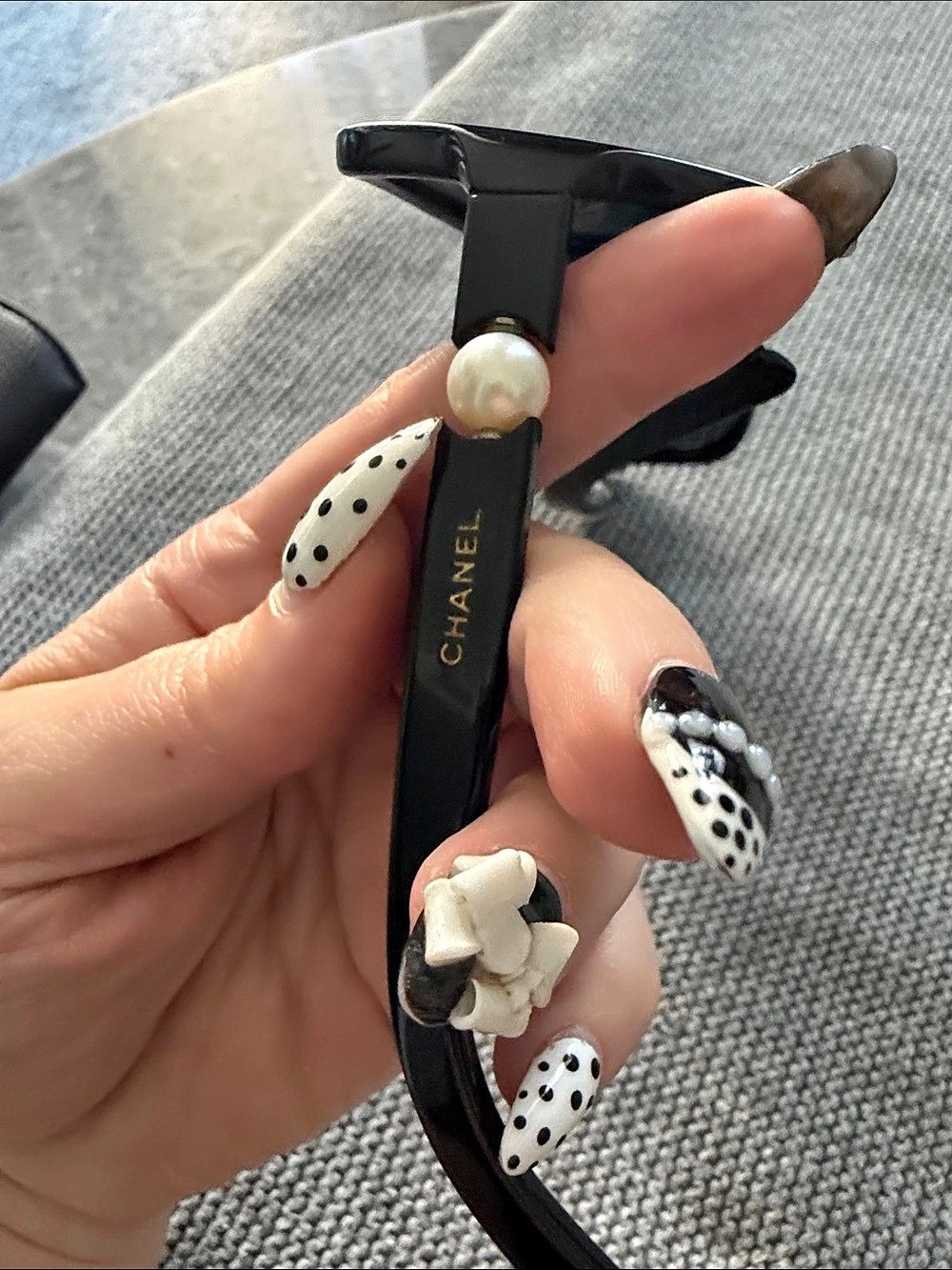CHANEL Pearl Accent Round Sunglasses Black - Picture 6 of 9